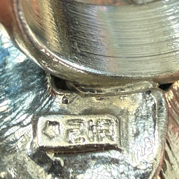 Rhinestone Rose Cocktail Ring - Picture 5 of 5